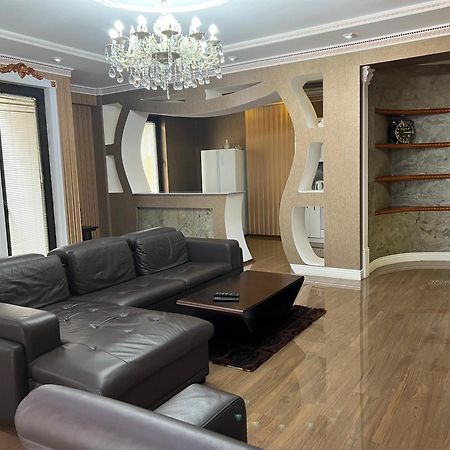 Cosy Apartment In The City Centre Тбилиси Екстериор снимка